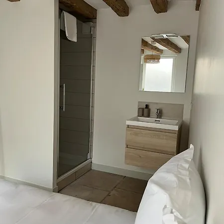 T3 Centre 1er Etage Apartment *