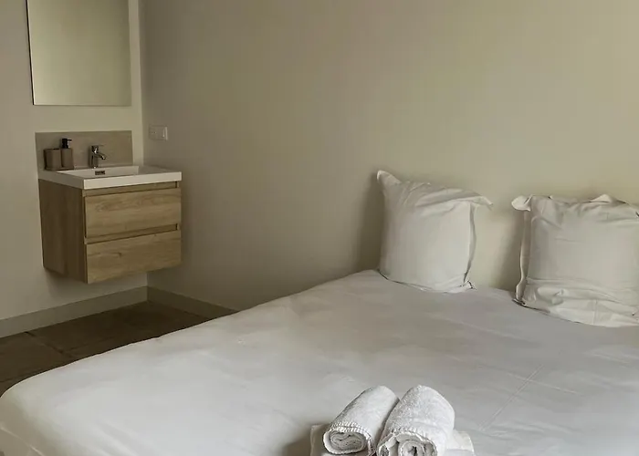 T3 Centre 1er Etage Апартаменты *