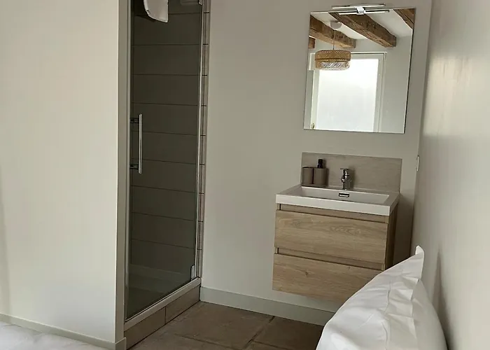 T3 Centre 1er Etage Апартаменты *