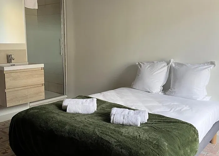 T3 Centre 1er Etage Апартаменты *